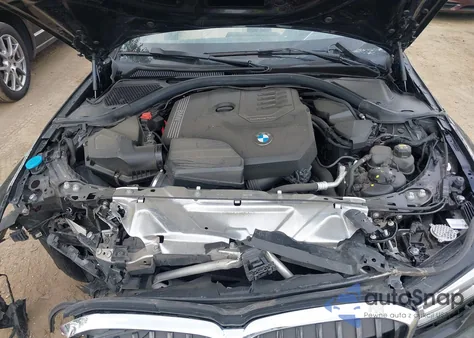 2021 BMW 330I xDrive z USA, uszkodzony, nr VIN 3MW5R7J00M8B79538